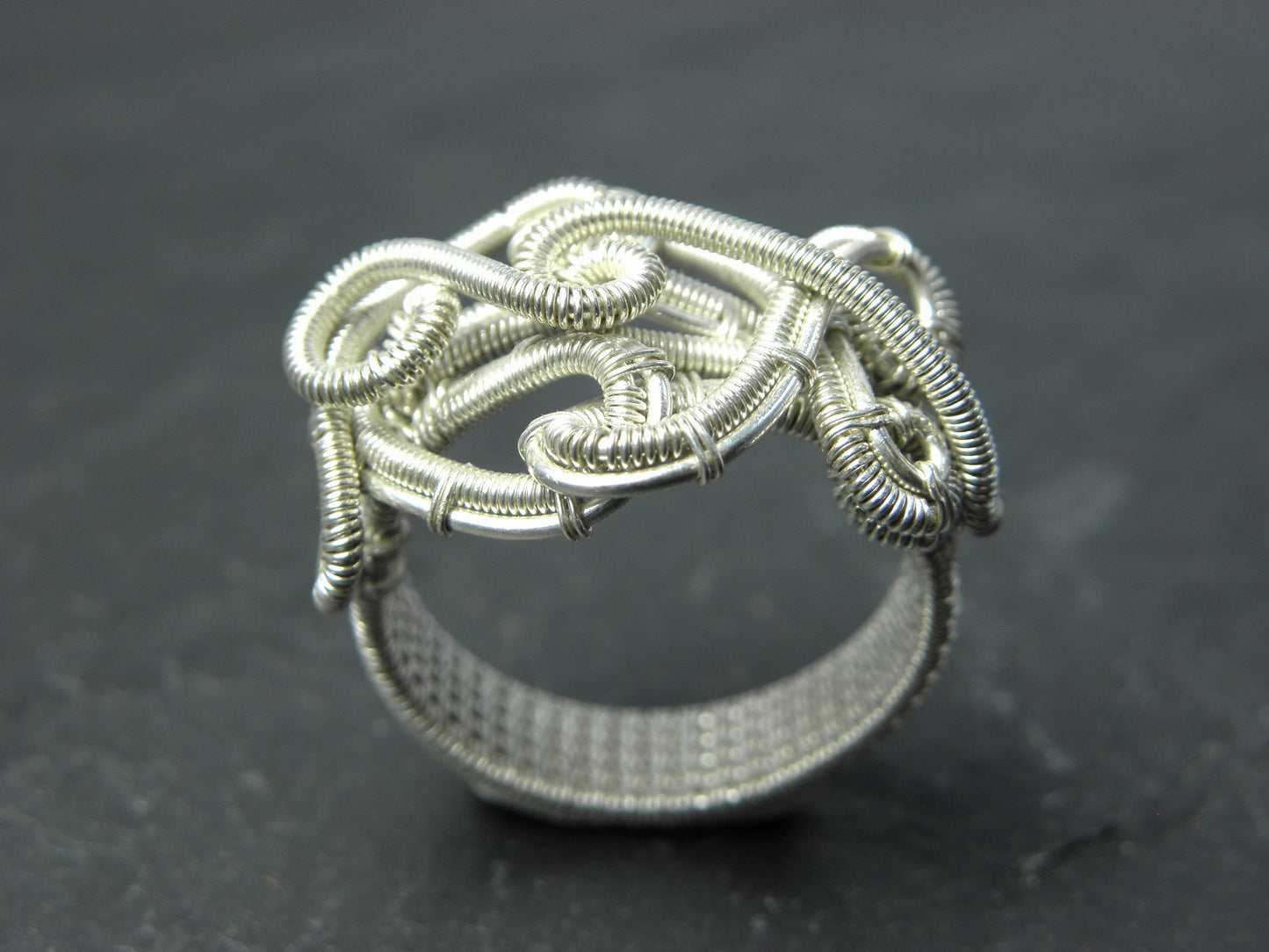 Bague Aignéis en tissage d'argent massif pour femme