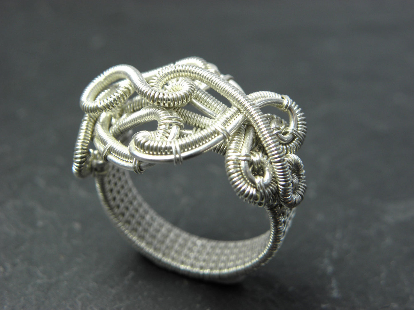 Bague Aignéis en tissage d'argent massif pour femme