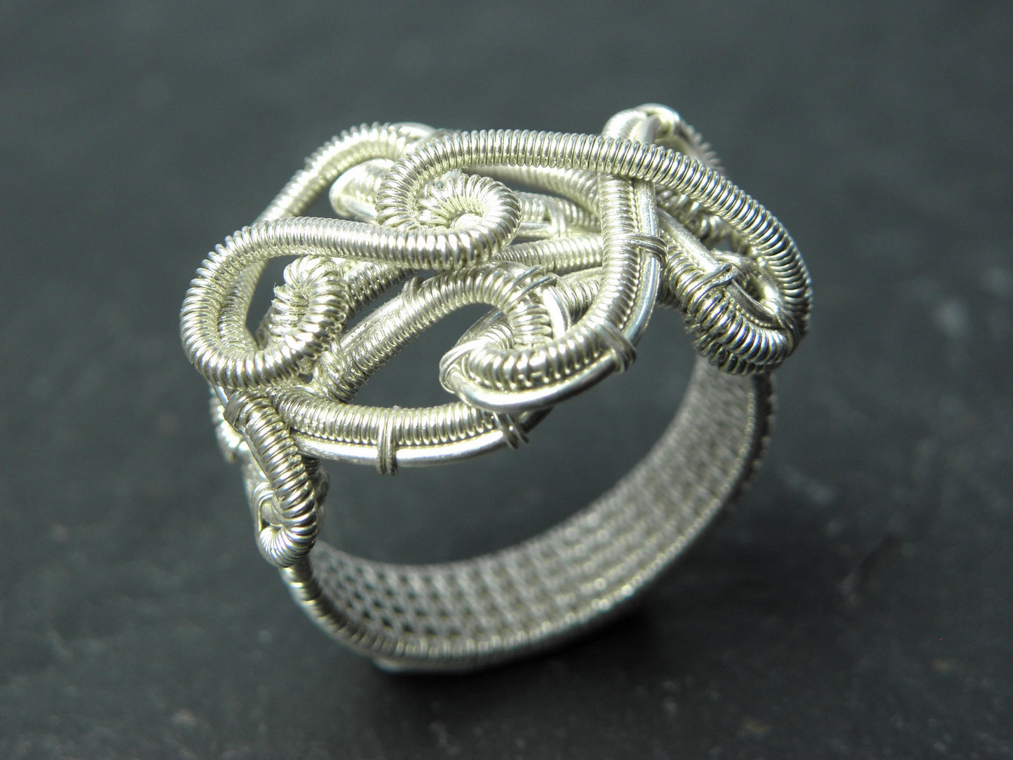 Bague Aignéis en tissage d'argent massif pour femme