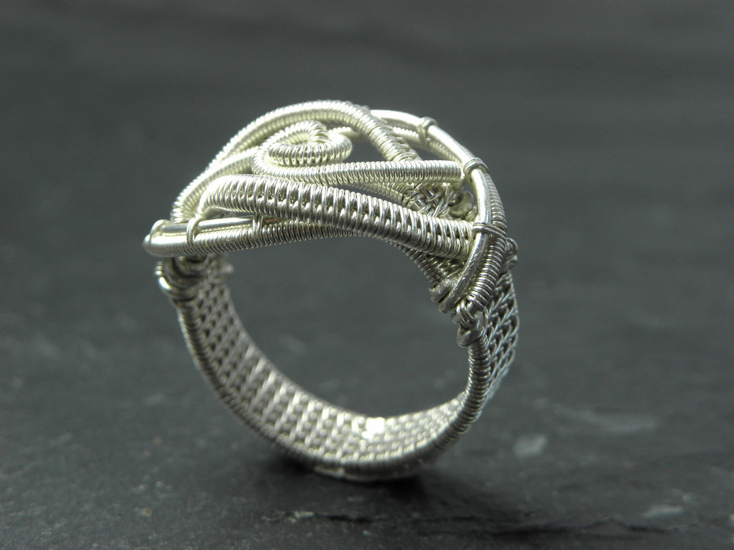 Bague Aghaistin en tissage d'argent massif pour femme