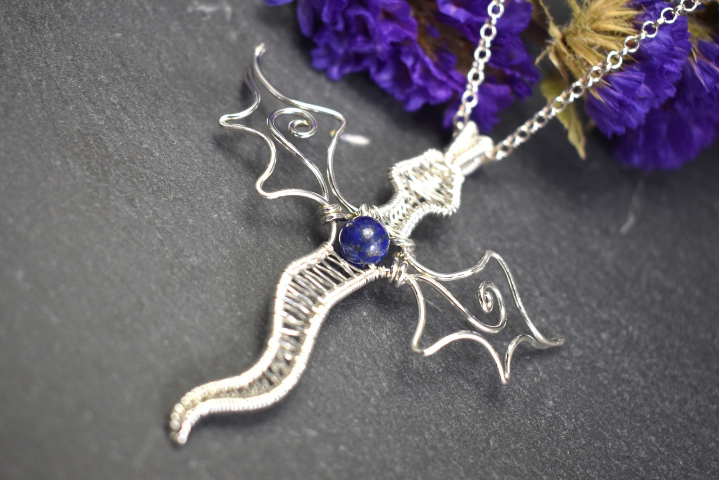 Pendentif Dragon perle Lapis Lazuli, tissé en argent massif