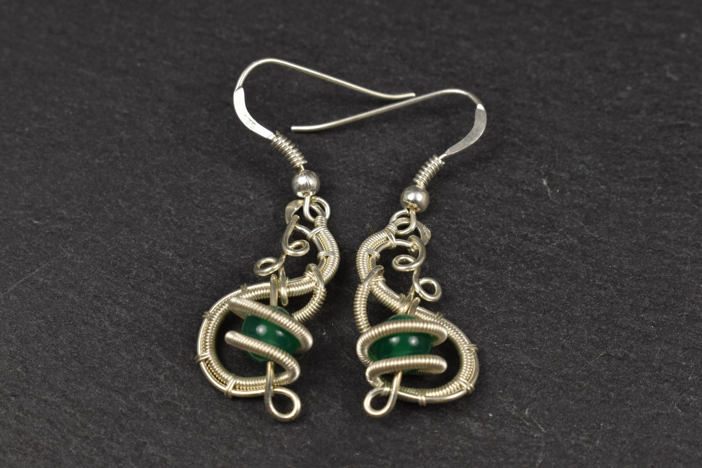 Boucles d'oreilles tissées en argent massif et Pierre Agate verte