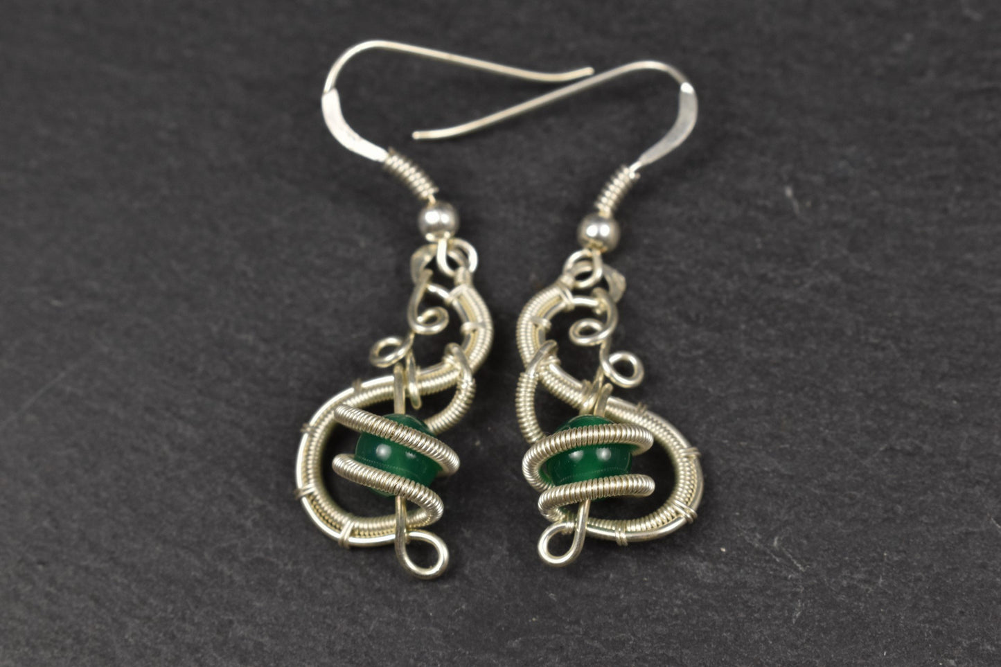 Boucles d'oreilles tissées en argent massif et Pierre Agate verte