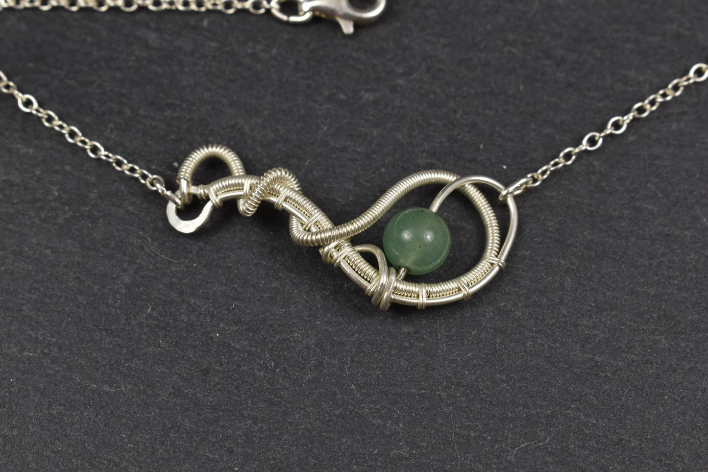 Bracelet tissé en argent massif et Pierre Aventurine verte