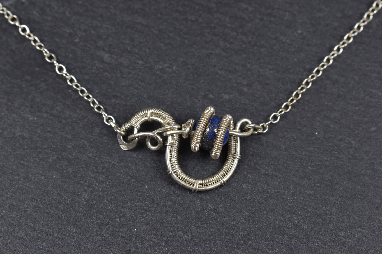 Bracelet « Gaela » tissé en argent massif et Lapis Lazuli