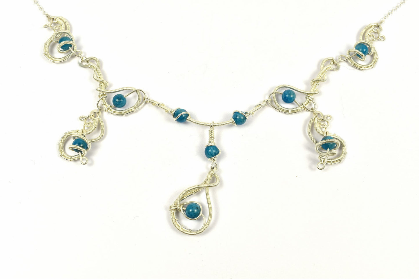 Collier tissé en argent massif et Pierre Apatite