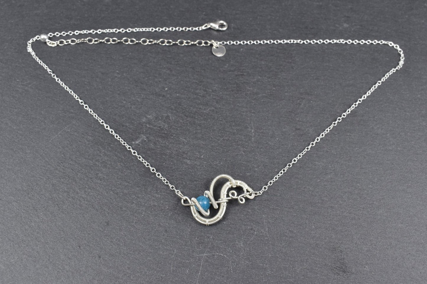 Collier tissé en argent massif et Pierre Apatite