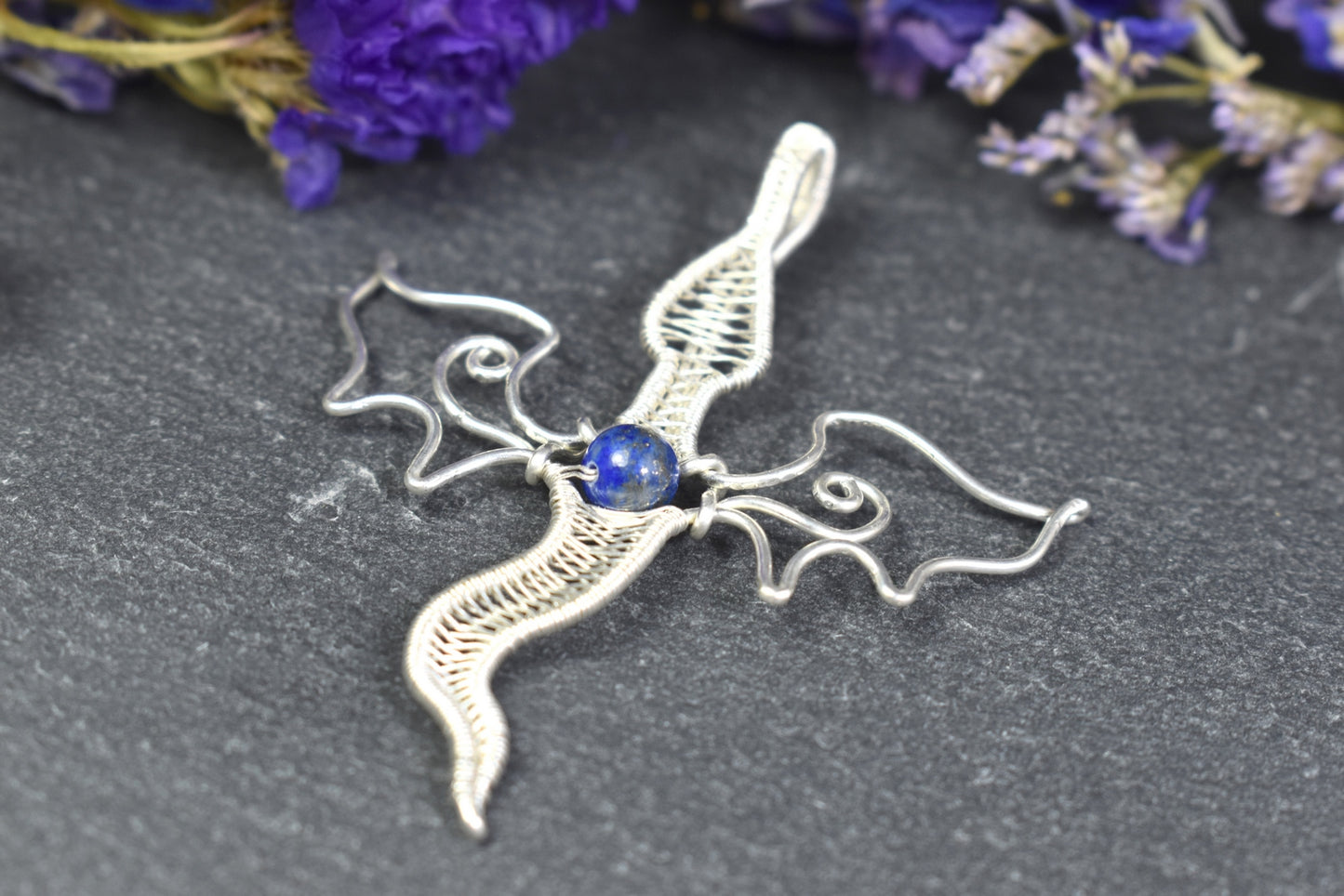 Pendentif Dragon perle Lapis Lazuli, tissé en argent massif