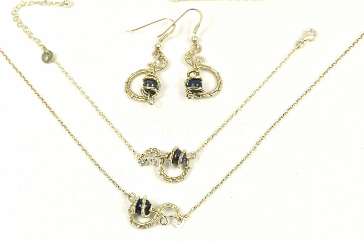 Boucles d'oreilles tissées en argent massif et Pierre Lapis Lazuli